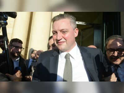 Maltese MP voted out by party amid turmoil over Panama Papers’ ties
